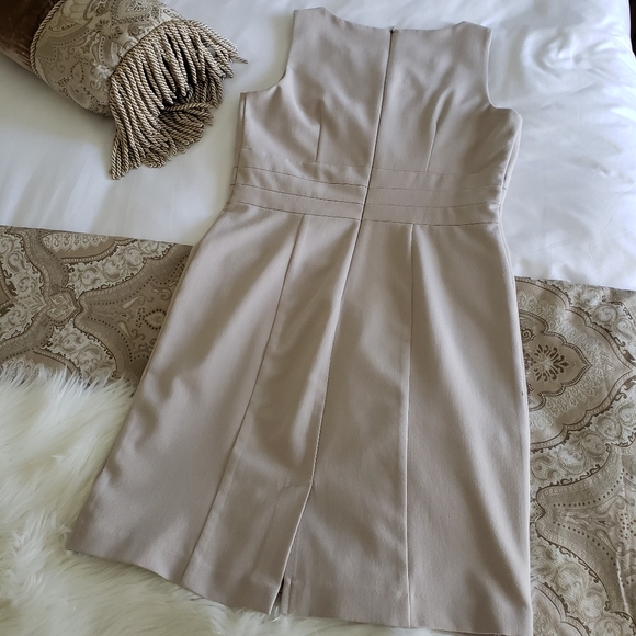 Dress - Picture 8 of 8